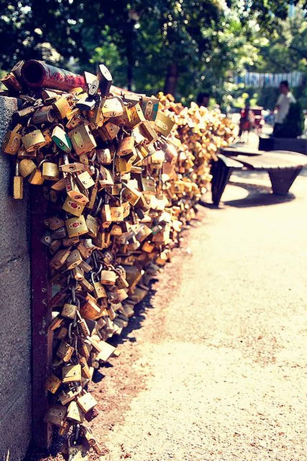 Bridge of love, Serbia