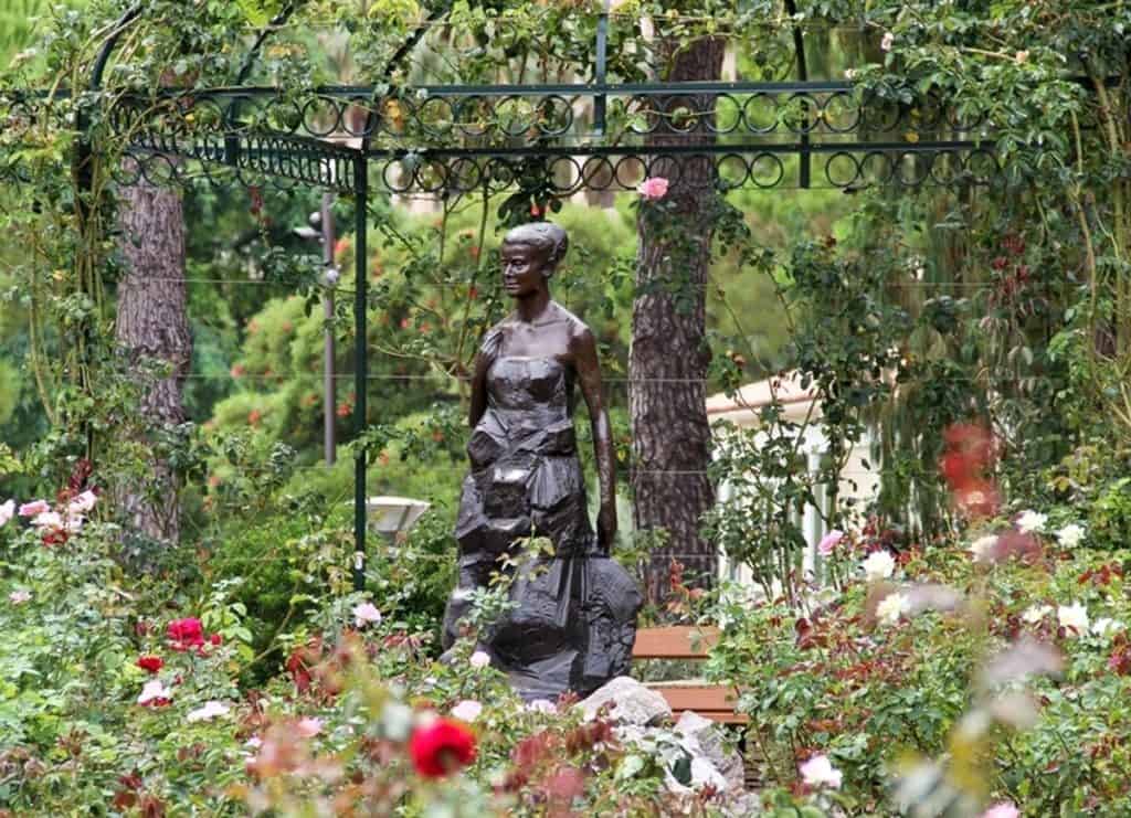 The Princess Grace Rose Garden, Moanco